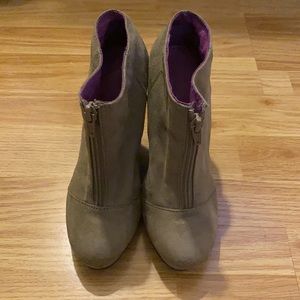 Divided (H&M) Sage Wedges